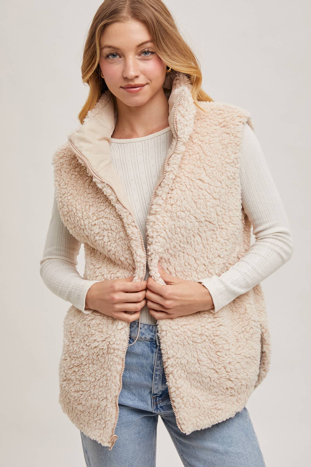 REVERSIBLE PUFFER AND SHERPA VEST