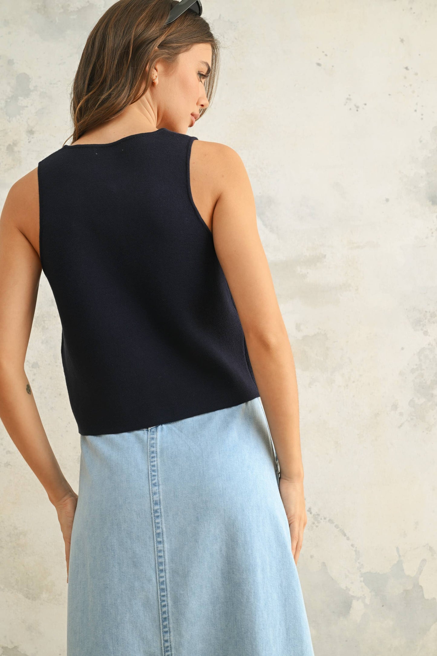 METAL BUTTON DETAIL KNIT top
