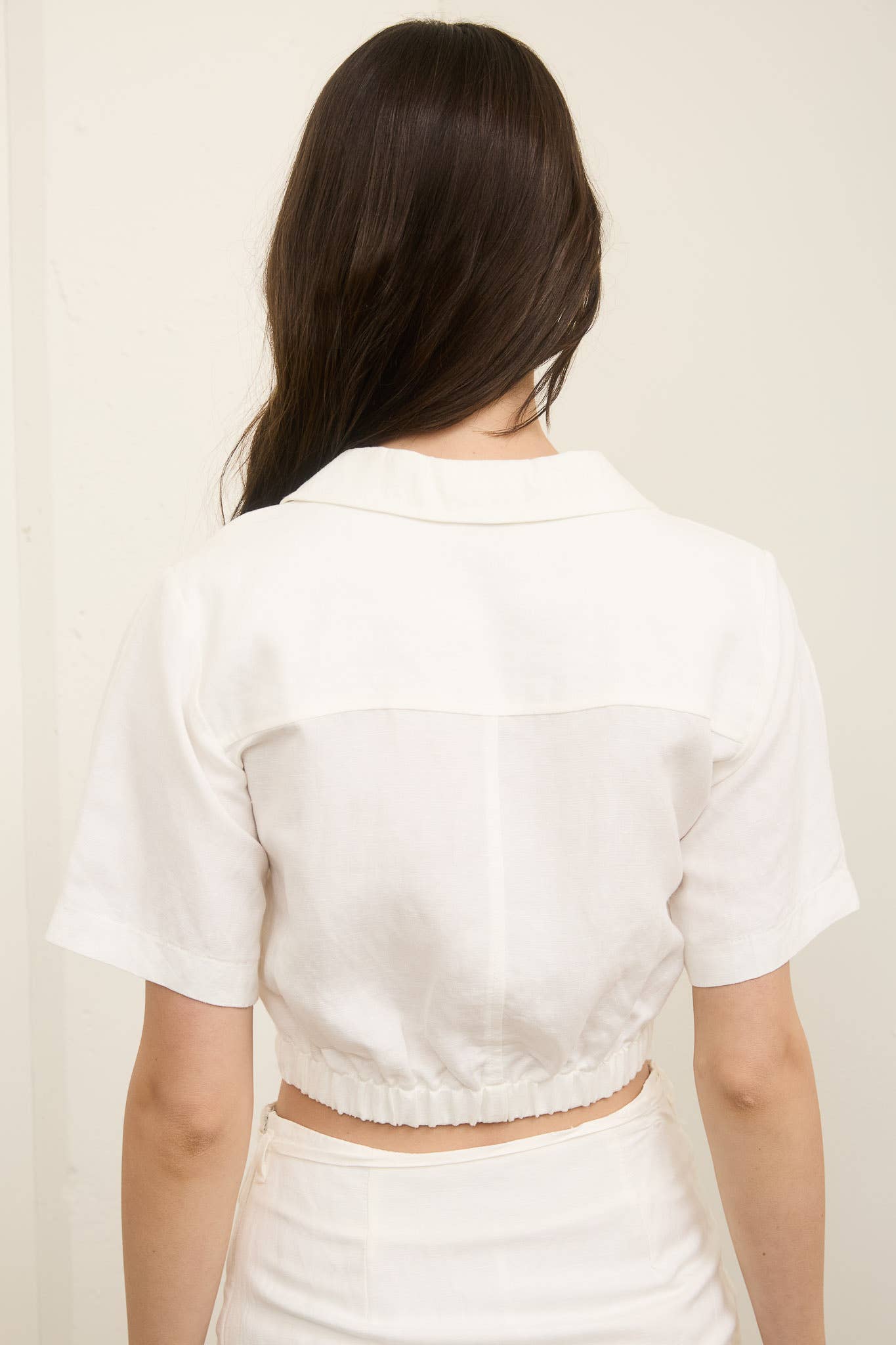 TWIST FRONT LINEN CROP TOP