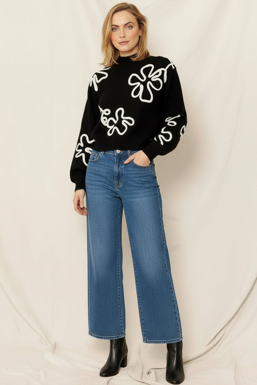 Floral Outline Mock Neck Sweater En Crème
