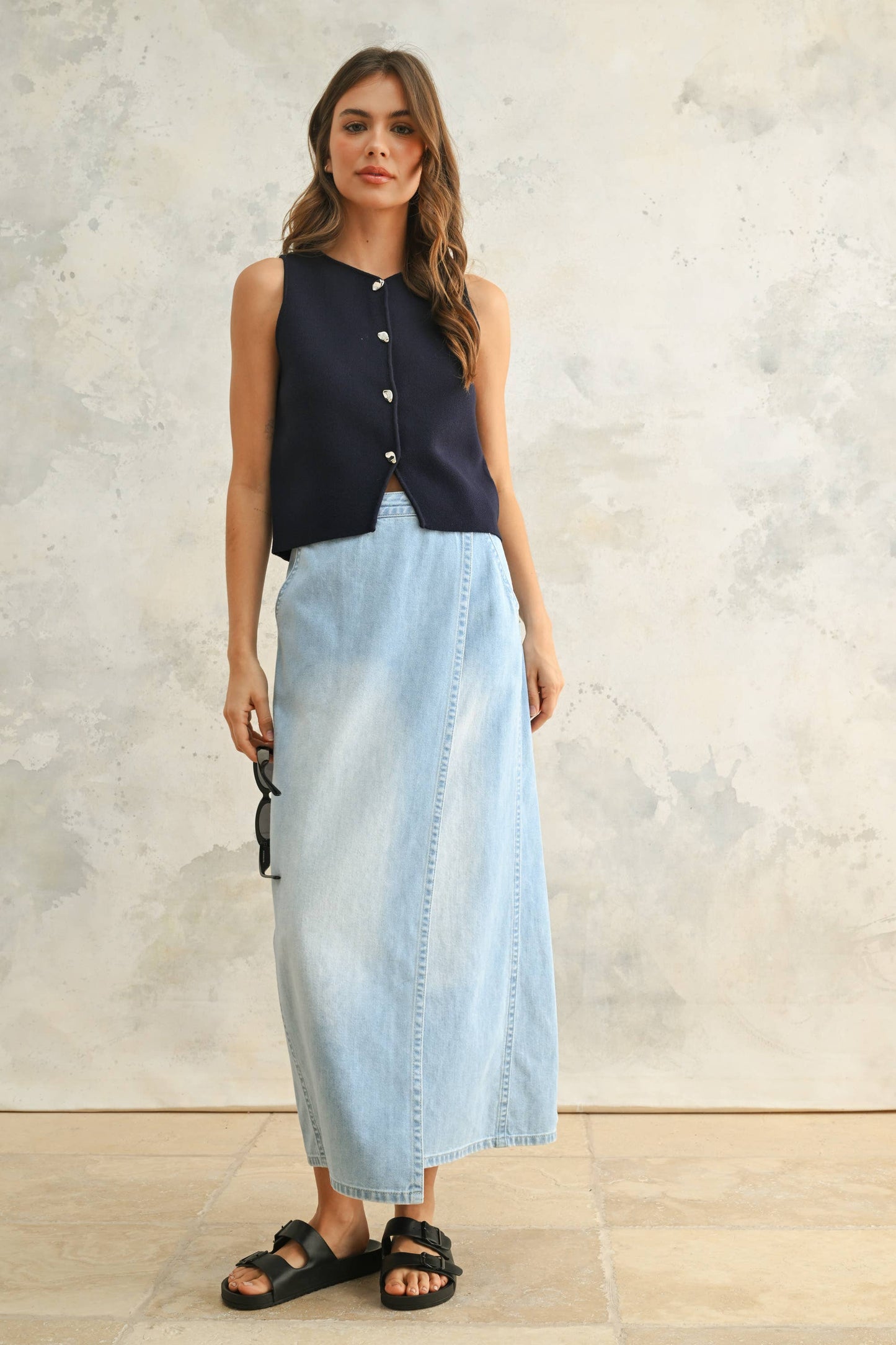 METAL BUTTON DETAIL KNIT top